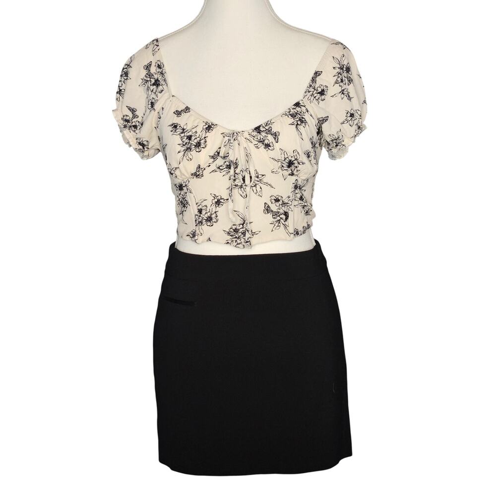 Adorable Oufit Crop Top & BCBG Maxazria 28x14" Skirt White/Black XS/4 (C-37)